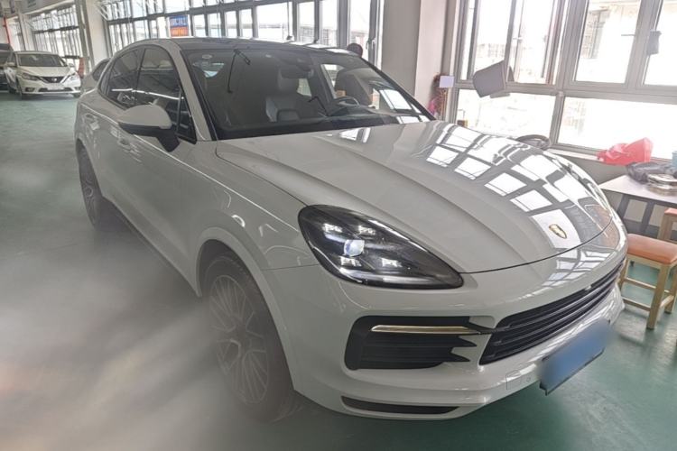 Used Porsche Cayenne 2019 Cayenne Coupé 3.0T Front Right 45 Deg
