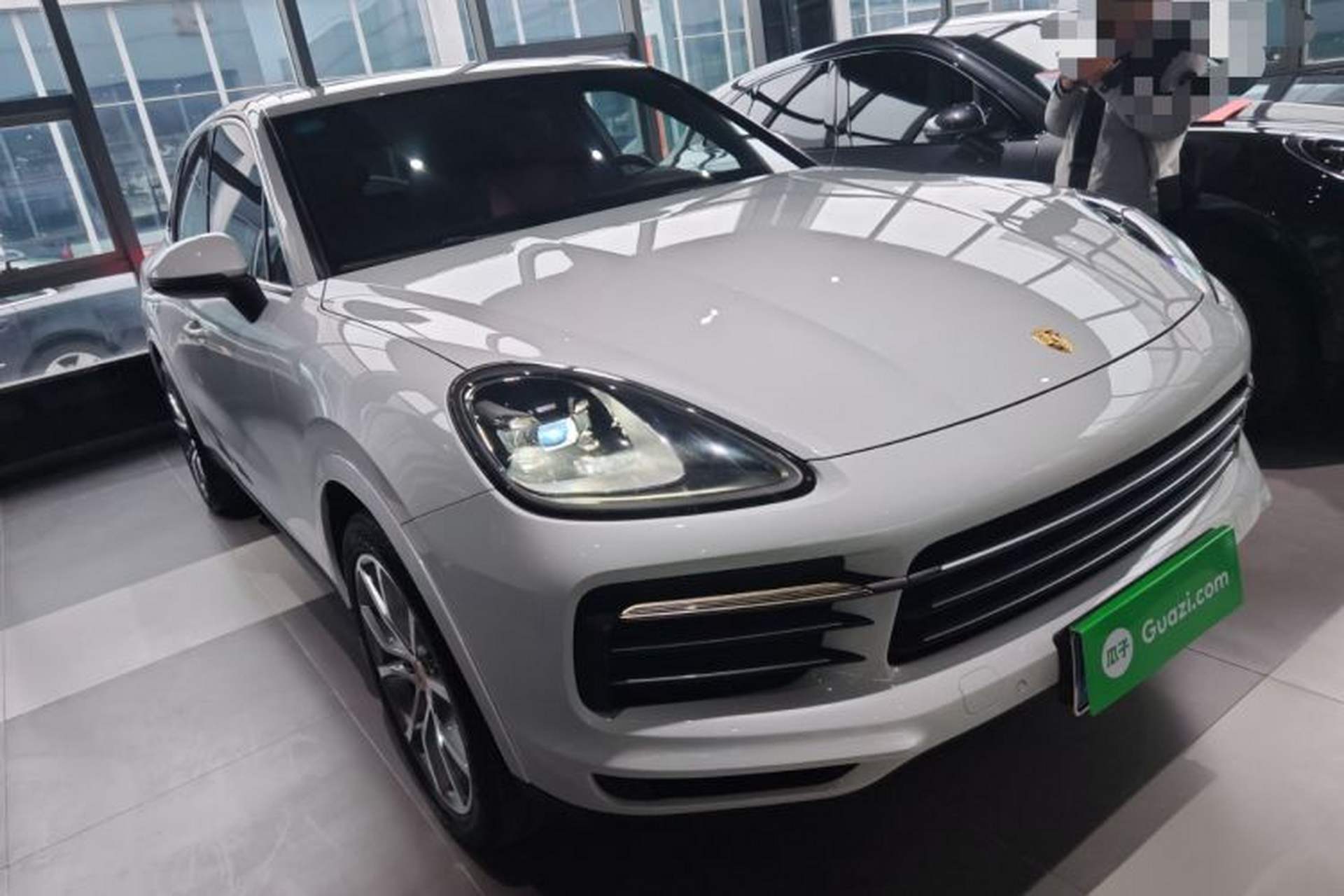 Used Porsche Cayenne 2019 Cayenne 3.0T Front Right 45 Deg