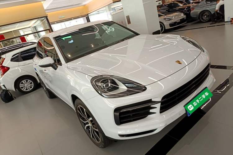 Used Porsche Cayenne 2019 Cayenne 3.0T Front Right 45 Deg