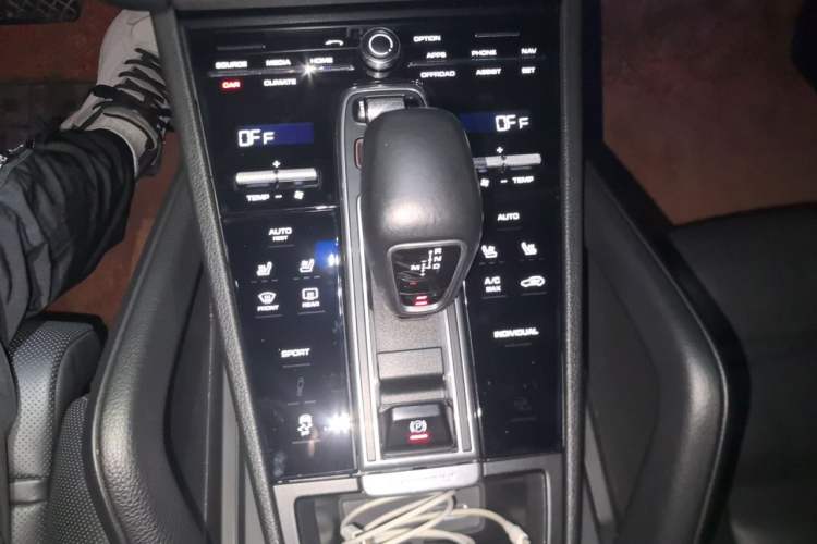 Used Porsche Cayenne 2019 3.0T U.S. specification Gear Lever