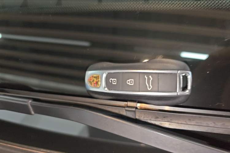Used Porsche Cayenne 2019 Cayenne Coupé 3.0T Interior 1
