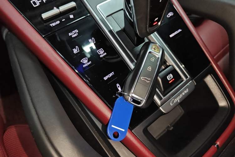 Used Porsche Cayenne 2019 Cayenne 3.0T Interior 1