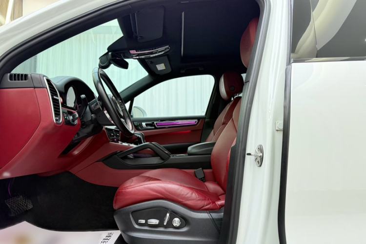 Used Porsche Cayenne 2019 Cayenne 3.0T Interior 4