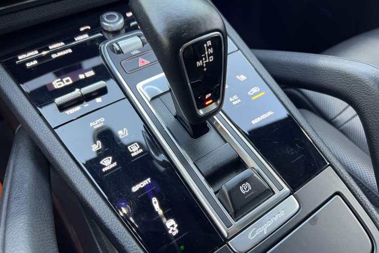 Used Porsche Cayenne 2019 Cayenne 3.0T Interior 5