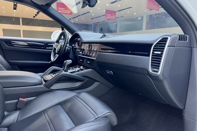 Used Porsche Cayenne 2019 Cayenne 3.0T Interior 9