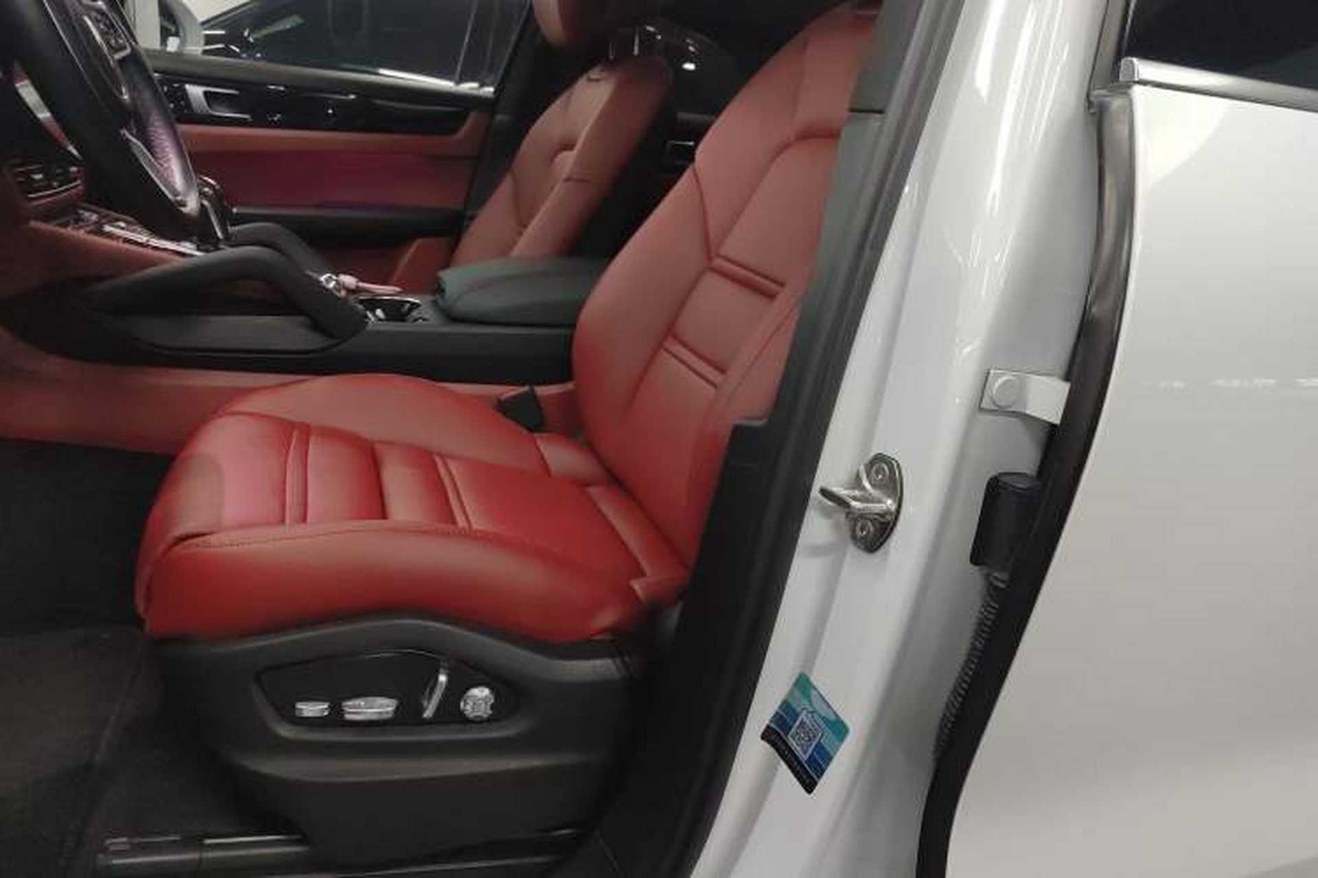 Used Porsche Cayenne 2019 Cayenne 3.0T Left Front Seat
