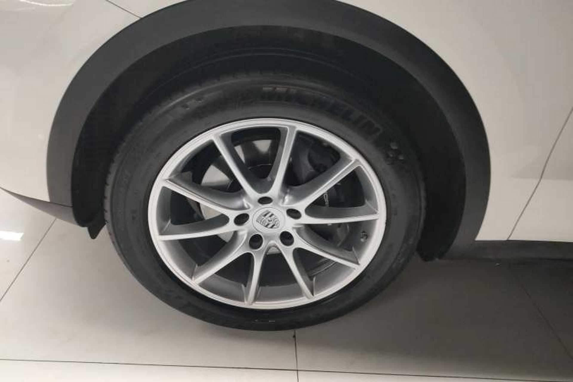 Used Porsche Cayenne 2019 Cayenne 3.0T Left Front Wheel Hub