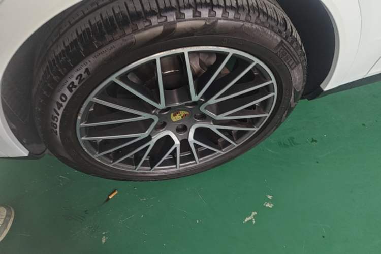 Used Porsche Cayenne 2019 Cayenne Coupé 3.0T Left Front Wheel Hub