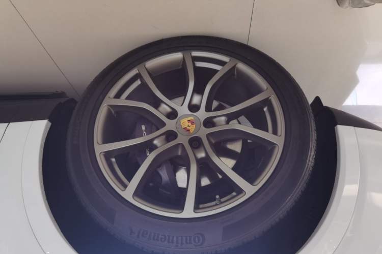 Used Porsche Cayenne 2019 Cayenne 3.0T Left Front Wheel Hub