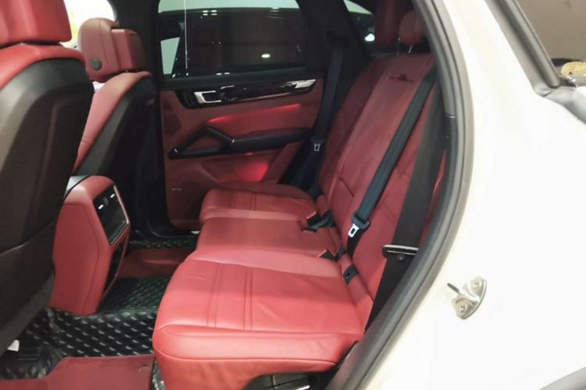 Used Porsche Cayenne 2019 Cayenne 3.0T Left Rear Seat