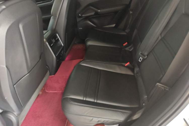 Used Porsche Cayenne 2019 Cayenne Coupé 3.0T Left Rear Seat