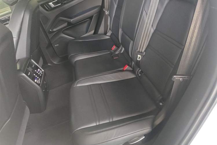 Used Porsche Cayenne 2019 Cayenne Coupé 3.0T Left Rear Seat