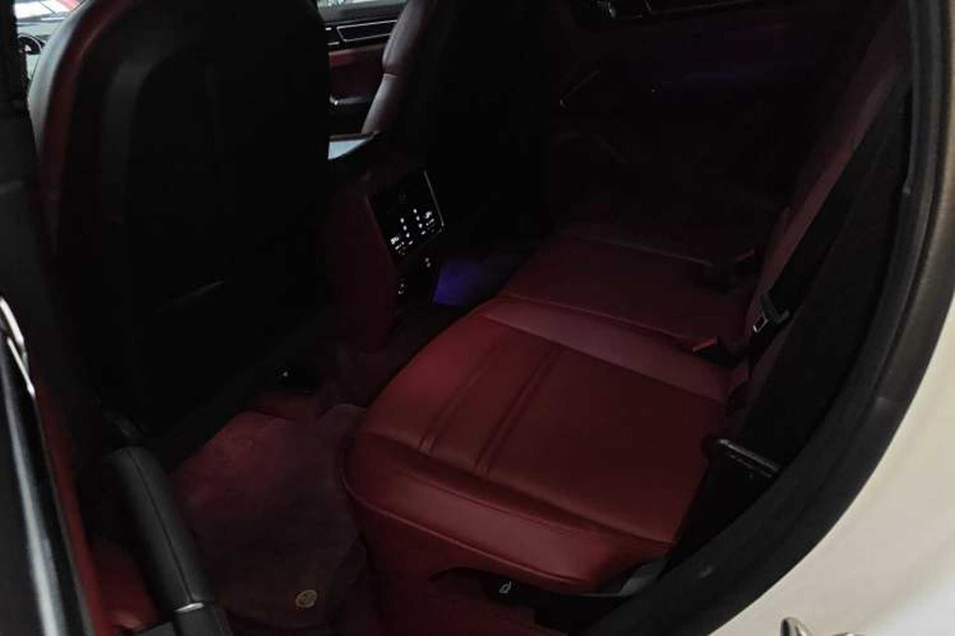 Used Porsche Cayenne 2019 Cayenne 3.0T Left Rear Seat