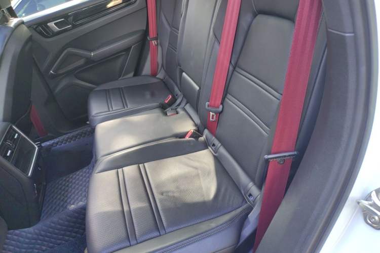 Used Porsche Cayenne 2019 Cayenne 3.0T Left Rear Seat