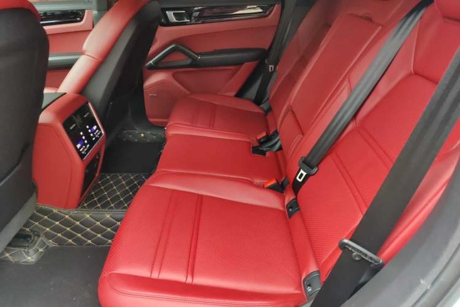 Used Porsche Cayenne 2019 Cayenne 3.0T Left Rear Seat