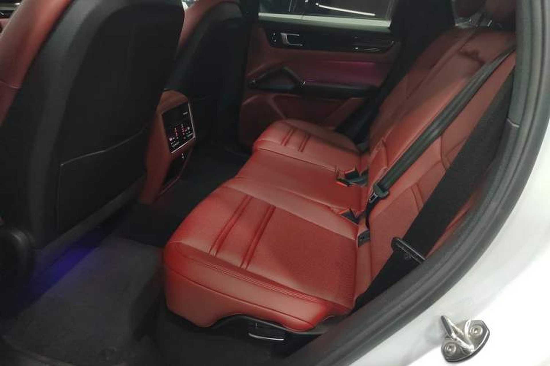 Used Porsche Cayenne 2019 Cayenne 3.0T Left Rear Seat