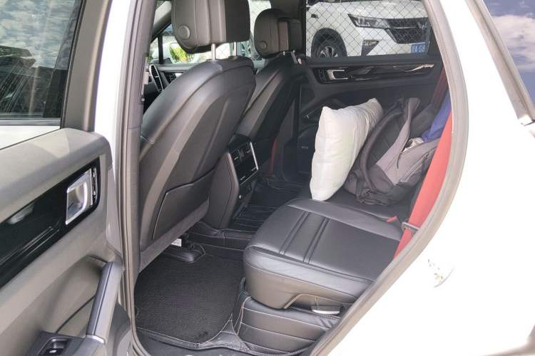 Used Porsche Cayenne 2019 Cayenne 3.0T Left Rear Seat
