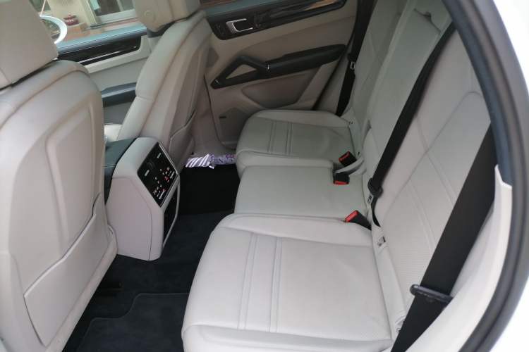 Used Porsche Cayenne 2019 Cayenne Coupé 3.0T Left Rear Seat