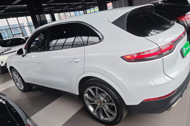 Used Porsche Cayenne 2019 Cayenne 3.0T Left Side
