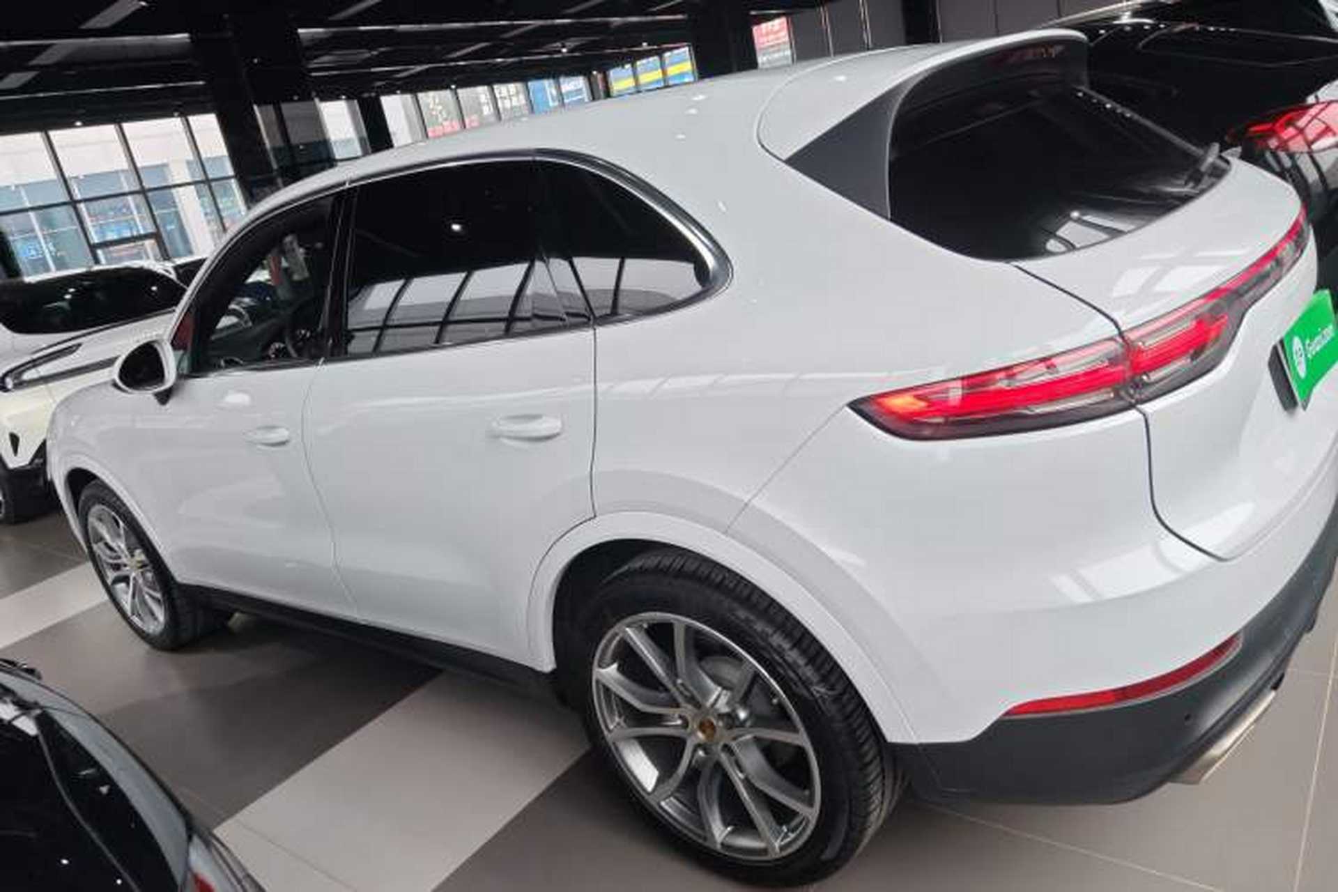 Used Porsche Cayenne 2019 Cayenne 3.0T Left Side