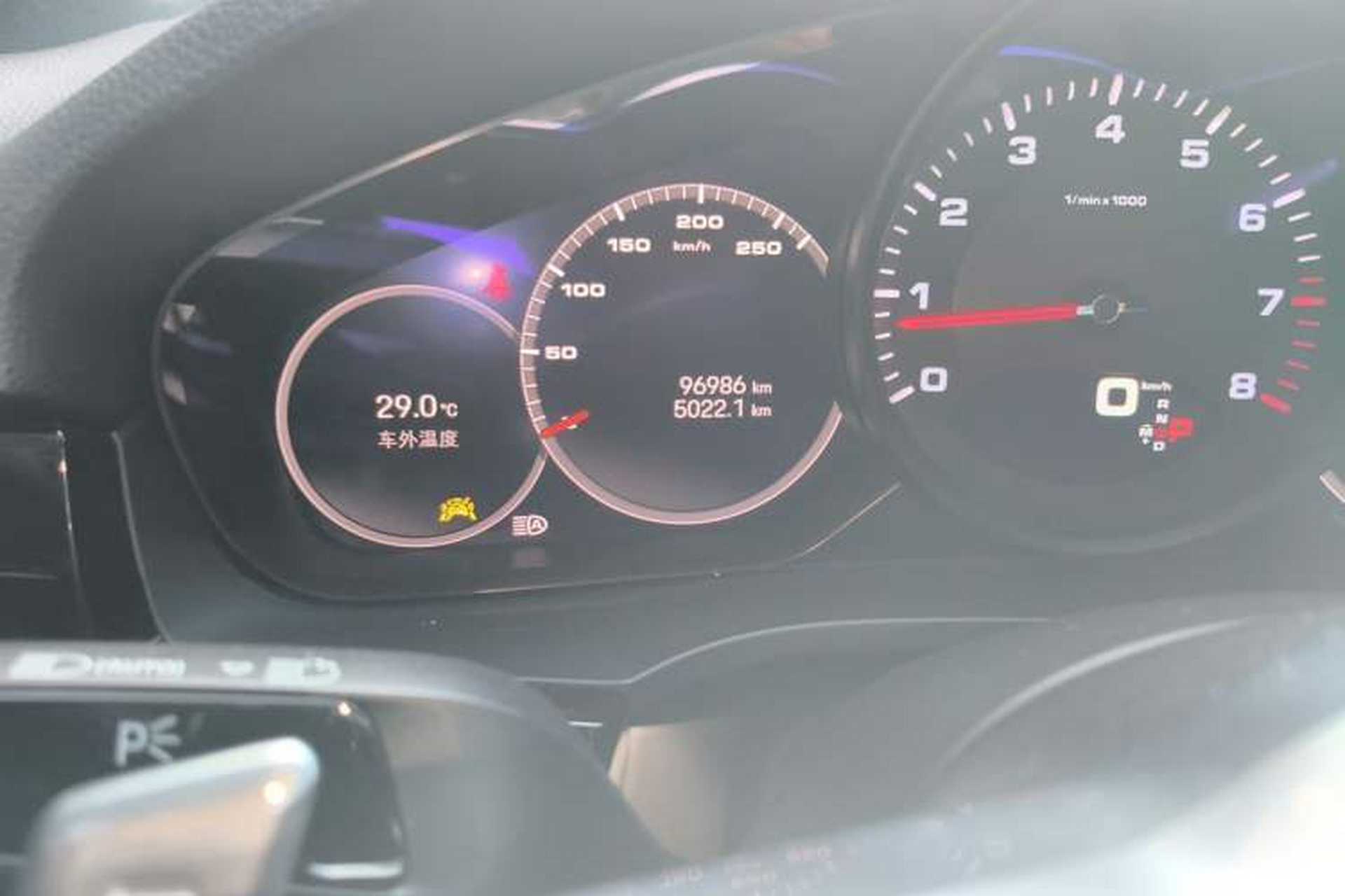 Used Porsche Cayenne 2019 Cayenne 3.0T Odometer Close Up