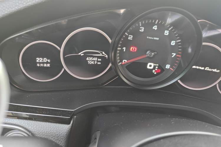 Used Porsche Cayenne 2019 Cayenne 3.0T Odometer Close Up