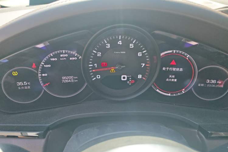 Used Porsche Cayenne 2019 Cayenne Coupé 3.0T Odometer Close Up