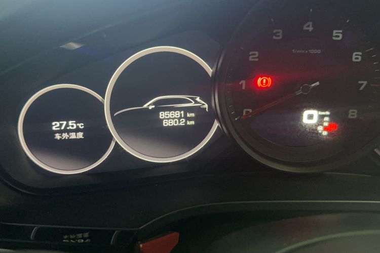 Used Porsche Cayenne 2019 Cayenne 3.0T Odometer Close Up