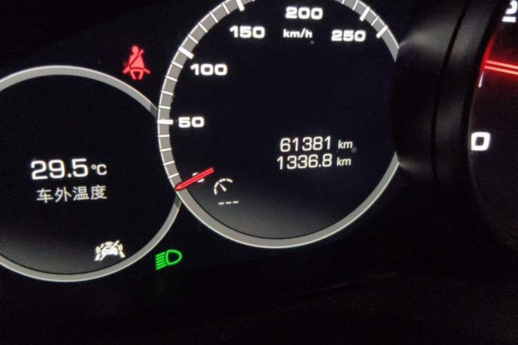 Used Porsche Cayenne 2019 Cayenne Coupé 3.0T Odometer Close Up