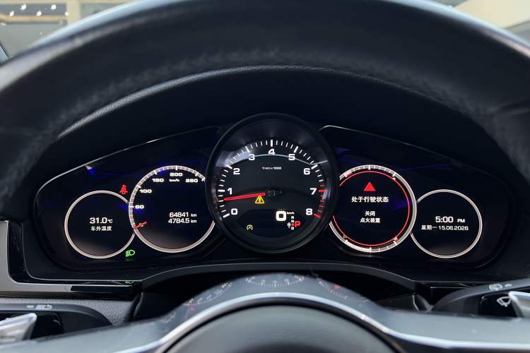 Used Porsche Cayenne 2019 Cayenne 3.0T Odometer Close Up