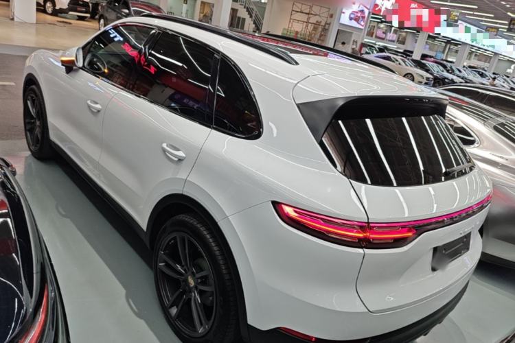 Used Porsche Cayenne 2019 Cayenne 3.0T Rear Left 45 Deg