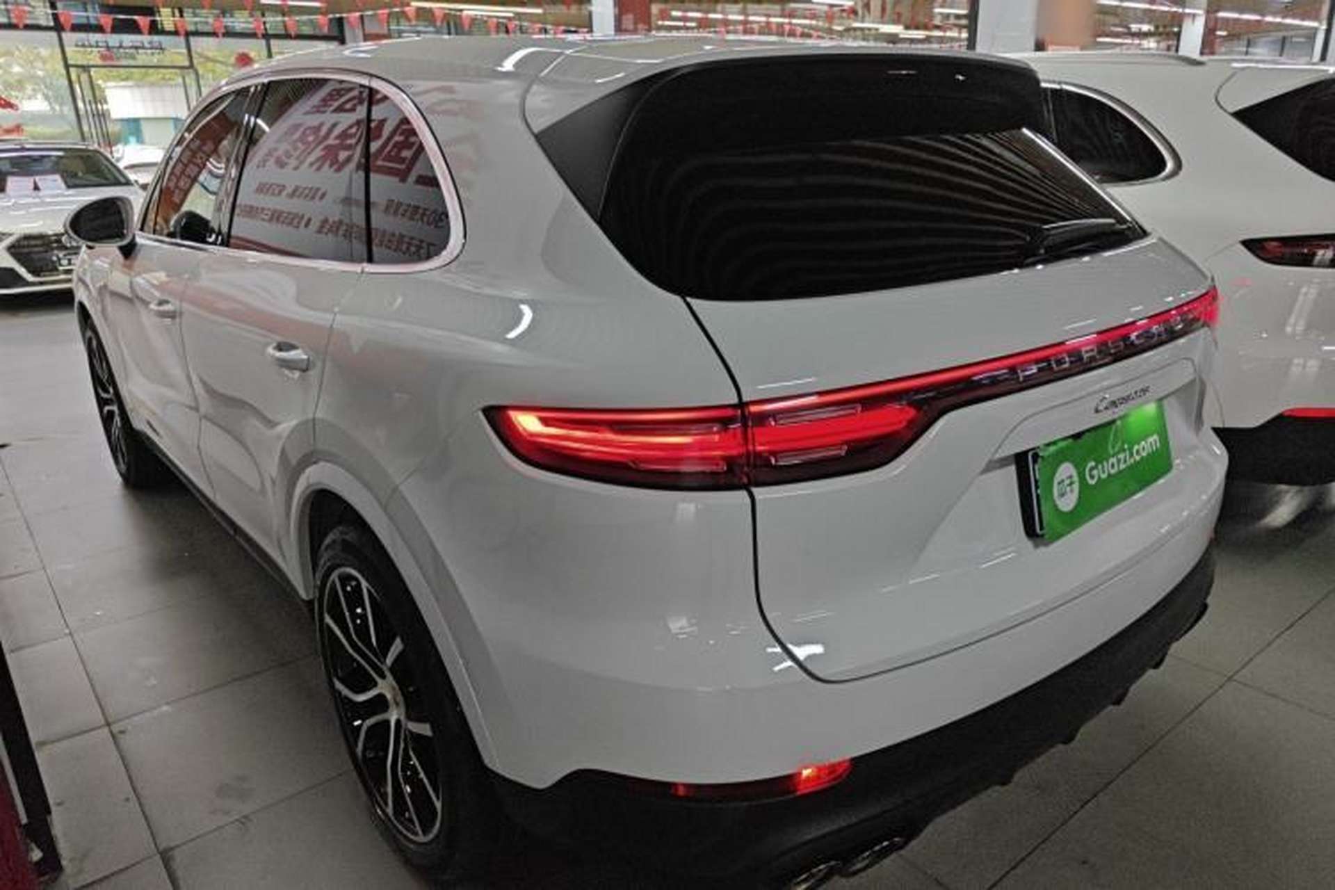Used Porsche Cayenne 2019 Cayenne 3.0T Rear Left 45 Deg
