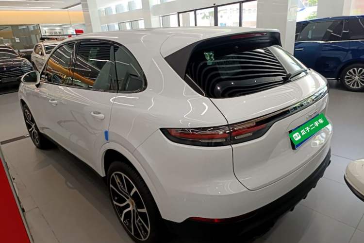 Used Porsche Cayenne 2019 Cayenne 3.0T Rear Left 45 Deg