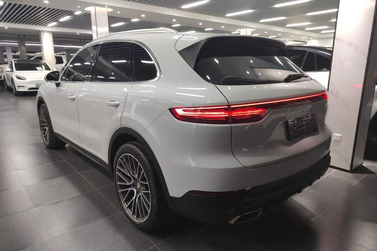 Used Porsche Cayenne 2019 Cayenne 3.0T Rear Left 45 Deg