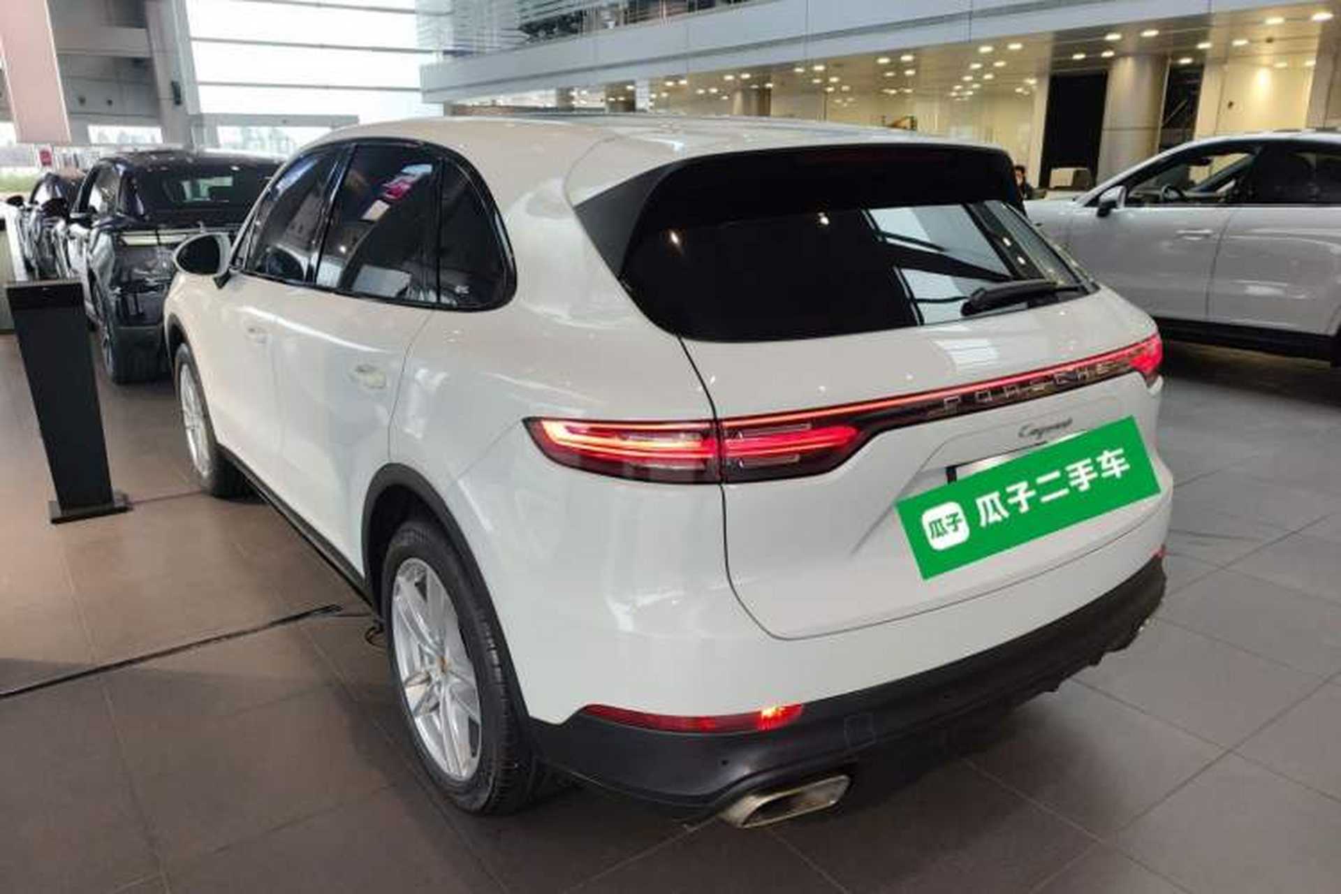 Used Porsche Cayenne 2019 Cayenne 3.0T Rear Left 45 Deg