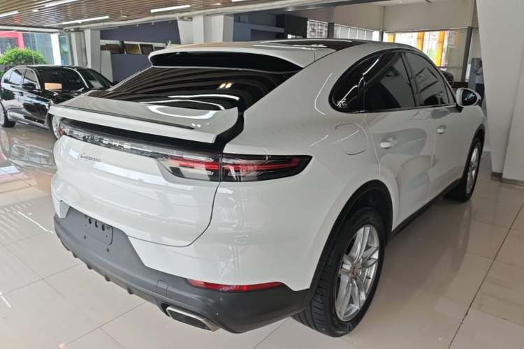 Used Porsche Cayenne 2019 Cayenne Coupé 3.0T Rear Right 45 Deg