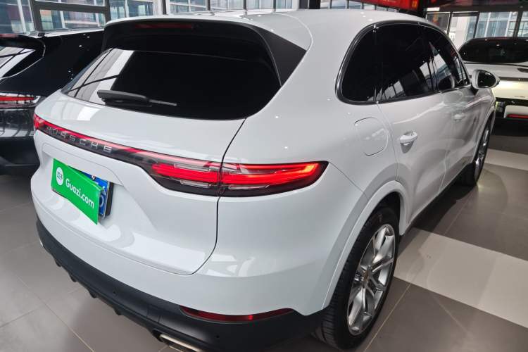 Used Porsche Cayenne 2019 Cayenne 3.0T Rear Right 45 Deg