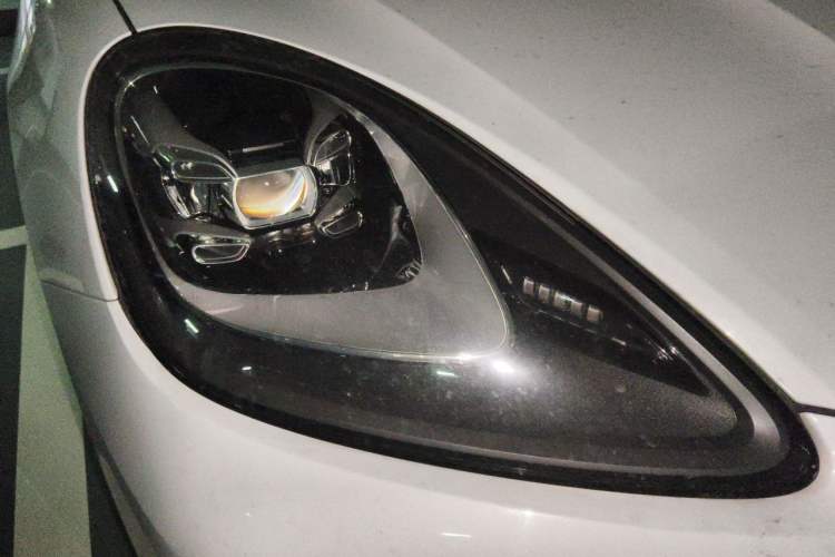 Used Porsche Cayenne 2019 Cayenne Coupé 3.0T Right Front Headlight