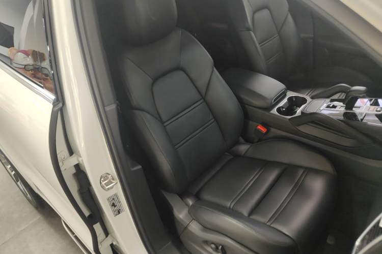 Used Porsche Cayenne 2019 Cayenne 3.0T Right Front Seat