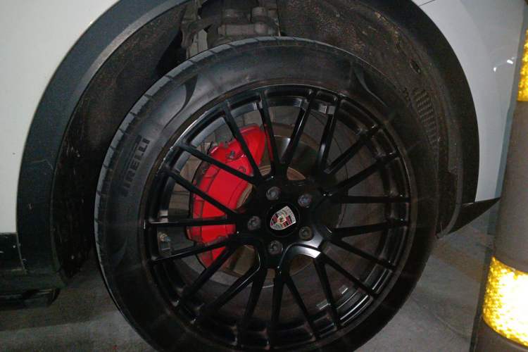 Used Porsche Cayenne 2019 Cayenne 3.0T Right Front Wheel Hub