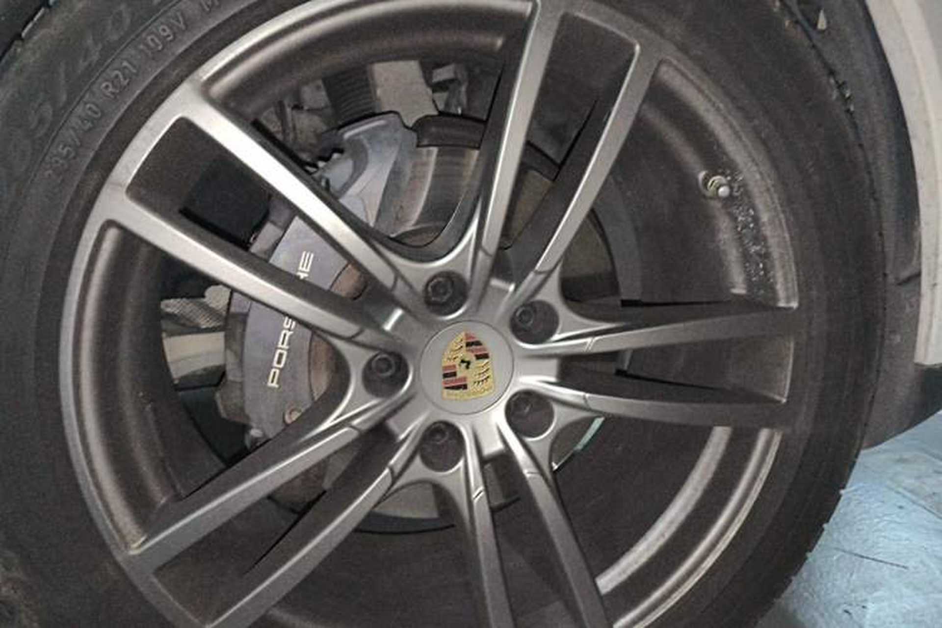 Used Porsche Cayenne 2019 Cayenne Coupé 3.0T Right Front Wheel Hub