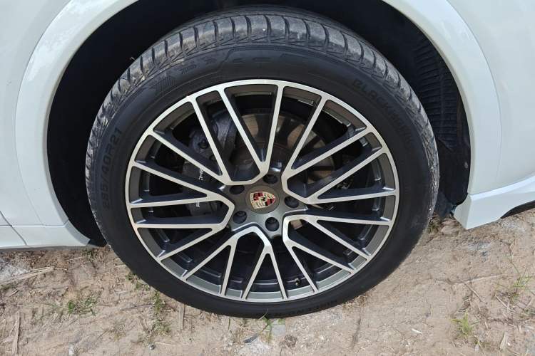 Used Porsche Cayenne 2019 Cayenne 3.0T Right Front Wheel Hub