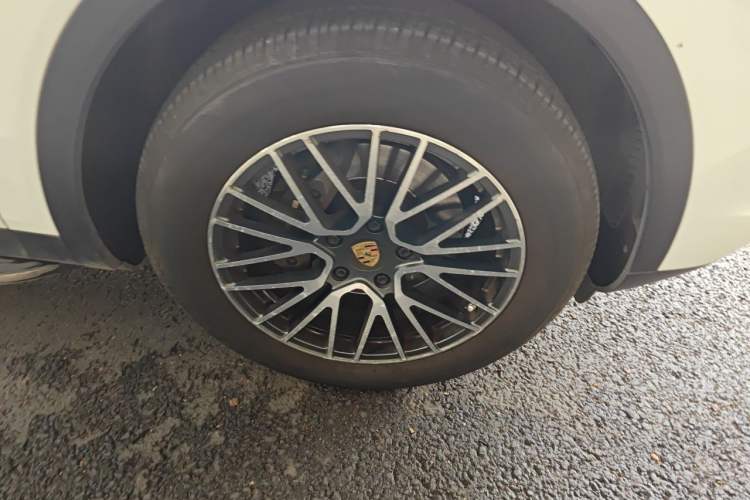 Used Porsche Cayenne 2019 Cayenne 3.0T Right Front Wheel Hub