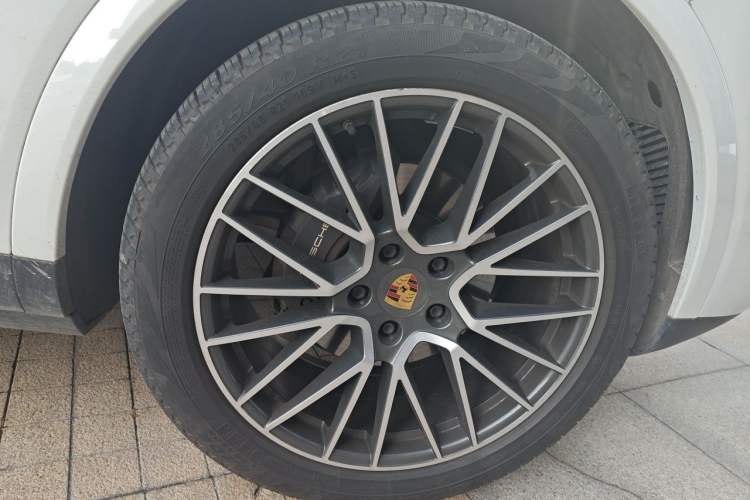Used Porsche Cayenne 2019 Cayenne Coupé 3.0T Right Front Wheel Hub