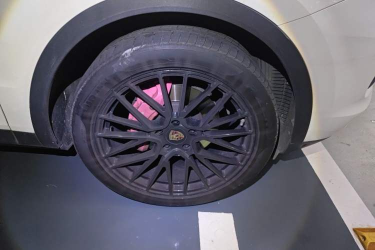 Used Porsche Cayenne 2019 Cayenne 3.0T Right Front Wheel Hub