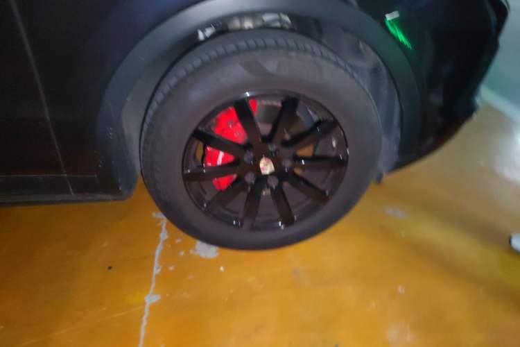 Used Porsche Cayenne 2019 Cayenne 3.0T Right Front Wheel Hub