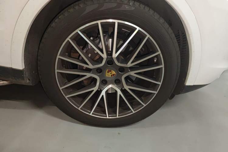 Used Porsche Cayenne 2019 Cayenne Coupé 3.0T Right Front Wheel Hub