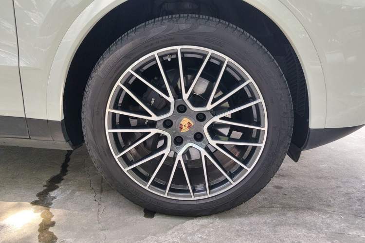 Used Porsche Cayenne 2019 Cayenne 3.0T Right Front Wheel Hub