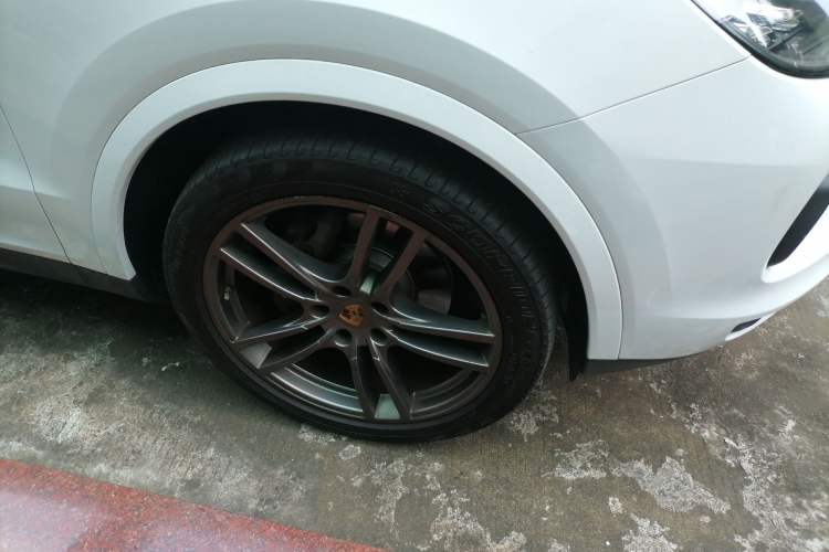 Used Porsche Cayenne 2019 Cayenne Coupé 3.0T Right Front Wheel Hub