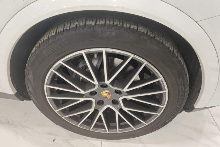 Used Porsche Cayenne 2019 Cayenne 3.0T Right Front Wheel Hub